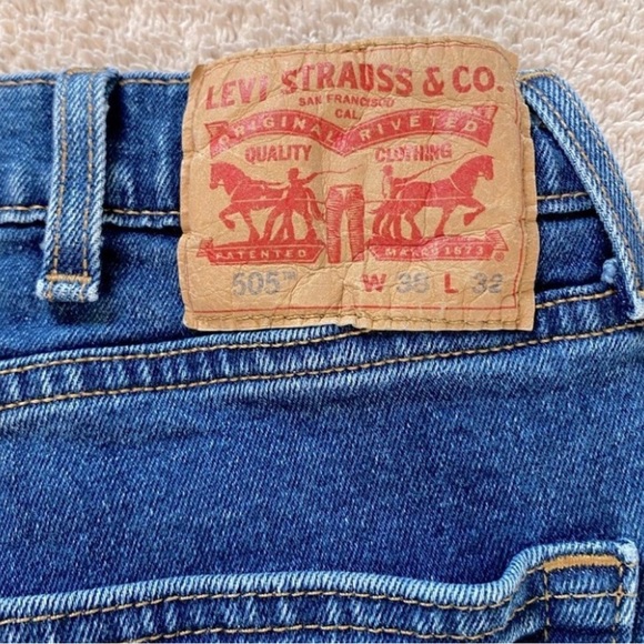 LEVI’S Med Wash 505 38 - Picture 2 of 5